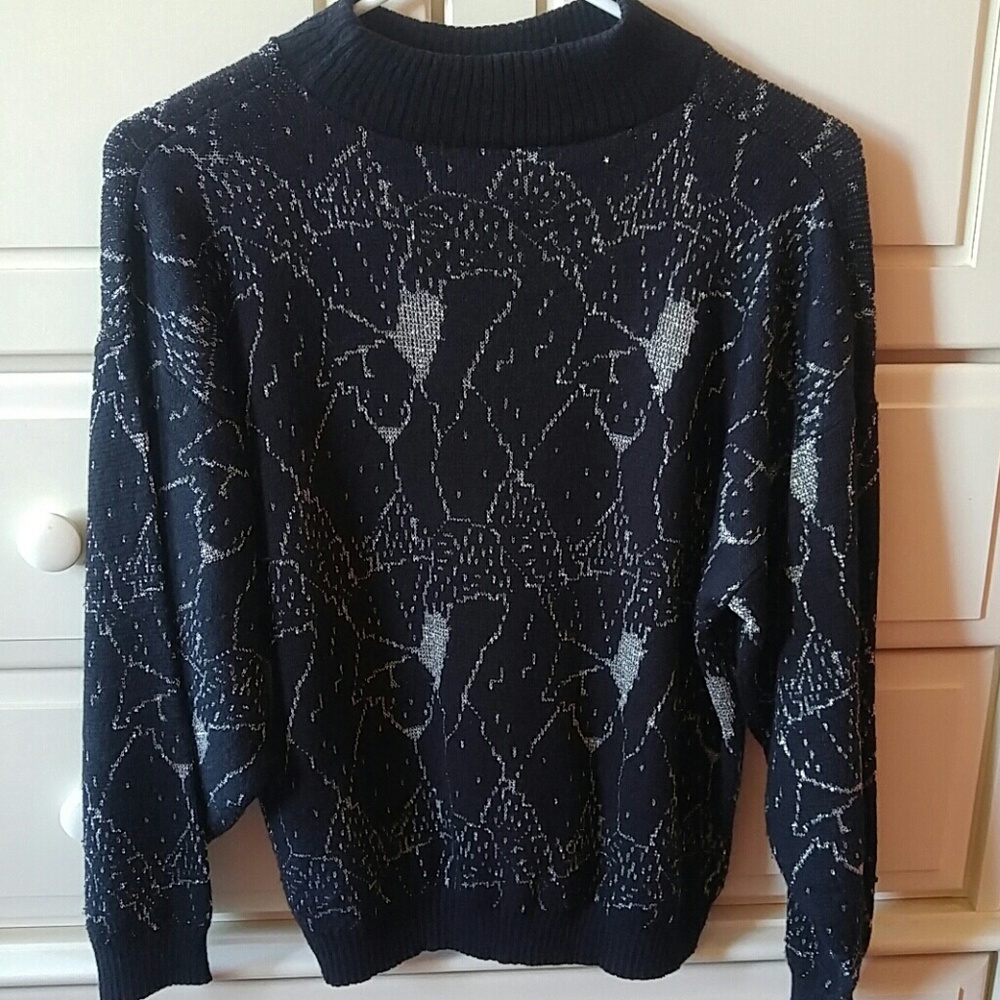 No name sweater